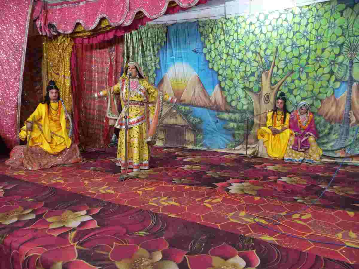 हसायन : सूर्पणखां सीता हरण जटायु उद्धार लीला देख भावुक हुए श्रोता