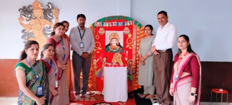 आरबीएस पब्लिक स्कूल में धूमधाम से मनाया गया नवरात्रि और दशहरा समारोह