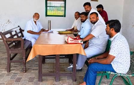 हसायन : राजा ने दिवाकर समाज के शमशान के लिए जमीन की दान,राजा का किया स्वागत
