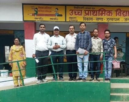 हसायन : विशेष मतदाता पुनरीक्षण के लिए लगे मतदाता बूथ,विभिन्न बूथ पर बैठे दिखाई दिए बीएलओ