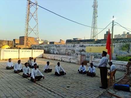 हसायन : शस्त्र पूजन स्वंय सेवक के एकत्रीकरण कार्यक्रम में अपना सर्मपण करने के लिए किया प्रेरित
