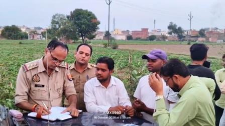 हाथरस: अलीगढ रोड स्थित कॉलोनी में करंट से 12 बंदरों की मौत, आक्रोशित बंदरों ने मचाया कॉलोनी में आतंक, काफी देर तक आपने-अपने घरों में कैद रहे लोग