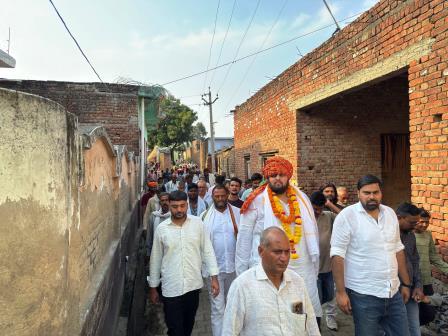 सादाबाद में प्रवीन कुमार पौनियां की जनआशीर्वाद एवं नारी सम्मान यात्रा की गूंज, गली-गली और घर-घर हुआ स्वागत