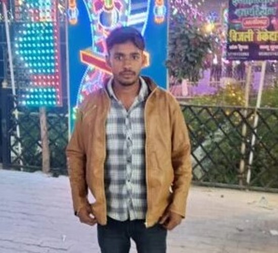 सासनी : इगलास रोड पर ट्रैक्टर और बोलेरो की आमने-सामने भीषण भिड़ंत, 21 वर्षीय बोलेरो चालक की दर्दनाक मौत