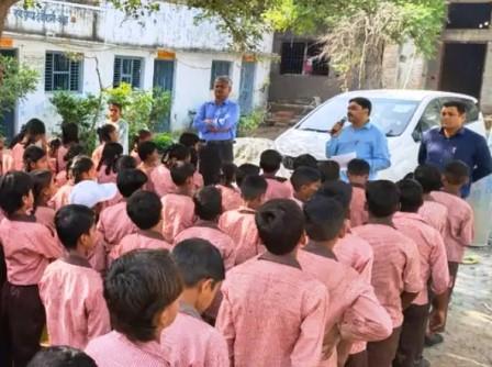 सासनी विद्यापीठ इंटर कॉलेज में संचारी रोग नियंत्रण कार्यक्रम, छात्रों को बचाव के उपाय बताए