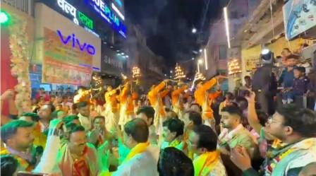 श्री अग्रवाल युवा मंडल एवं मेडिकल स्टोर ने किया महाराजा अग्रसेन जी की शोभायात्रा का स्वागत
