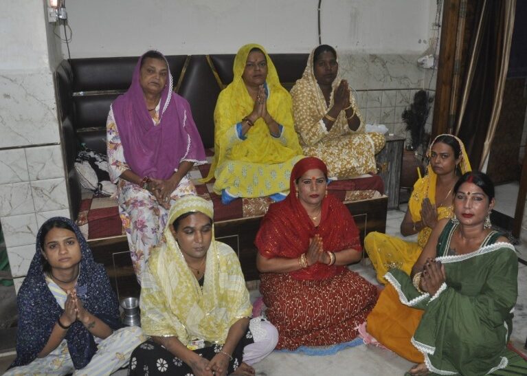 हाथरस में किन्नर गद्दी की परंपराओं को लेकर मतभेद, गुरु-शिष्य परंपरा से जुड़े विवाद में मनीषा किन्नर ने पुलिस से लगाई सुरक्षा की गुहार