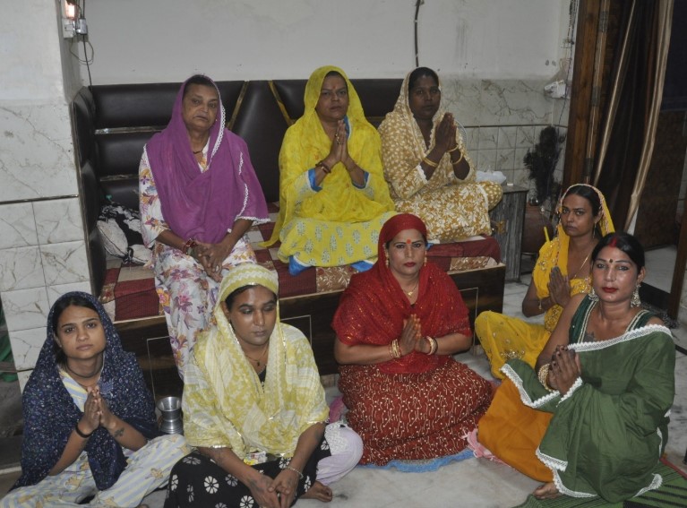हाथरस में किन्नर गद्दी की परंपराओं को लेकर मतभेद, गुरु-शिष्य परंपरा से जुड़े विवाद में मनीषा किन्नर ने पुलिस से लगाई सुरक्षा की गुहार