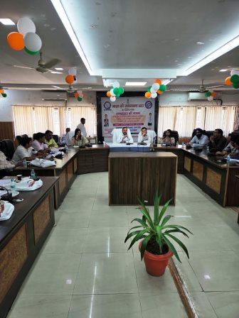 जनगणना-2027 को लेकर फील्ड ट्रेनर्स का प्रशिक्षण, शुद्धता और पारदर्शिता पर जोर, जनगणना कार्य में पारदर्शिता और समयबद्धता का रखें विशेष ध्यान: एडीएम