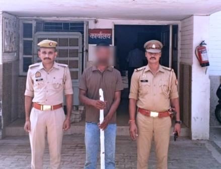 सिकन्दराराऊ : हत्या के प्रयास के मुकदमे में नामजद आरोपी गिरफ्तार, सिकन्दराराऊ पुलिस ने खुर्जा से दबोचा