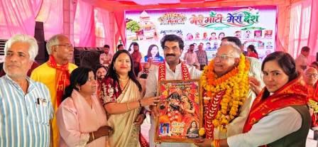 दाऊजी मेला पंडाल में गूंजा देशभक्ति का स्वर, कवियों ने वीर शहीदों को काव्यांजलि अर्पित की