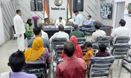जनता दर्शन को जिलाधिकारी ने बनाया प्रभावी, जनता दर्शन में अब नहीं लगाने पड़ेंगे चक्कर, रोज 10 से 12 बजे तक सुनेंगे अधिकारी शिकायतें
