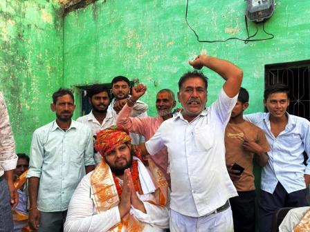 सादाबाद : सोरई से थरौरा तक निकली जनआशीर्वाद एवं नारी सम्मान यात्रा, ग्रामीणों से किया सीधा संवाद