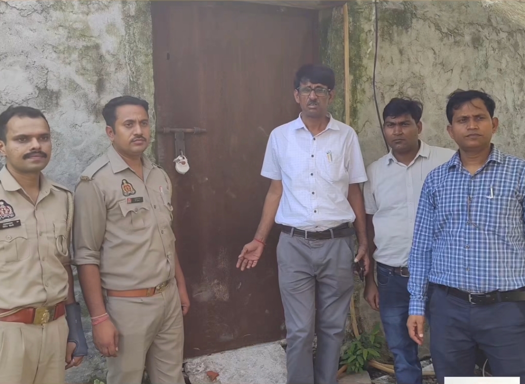 हाथरस में अवैध काजू प्रसंस्करण इकाई पर खाद्य सुरक्षा विभाग की छापेमारी, बड़ी मात्रा में संदिग्ध काजू बरामद