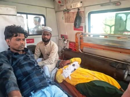 सासनी में ऑटो पलटने से दंपती घायल, पत्नी की हालत गंभीर, आगरा-अलीगढ़ नेशनल हाईवे 93 पर हुआ हादसा, प्राथमिक उपचार के बाद रिजवाना अलीगढ़ रेफर