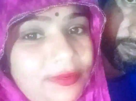 हाथरस में घरेलू विवाद के बाद महिला की मौत, पति पर सरिया से हमला करने का आरोप, अस्पताल ले जाते समय रास्ते में तोड़ा दम, पुलिस और फॉरेंसिक टीम ने जुटाए साक्ष्य