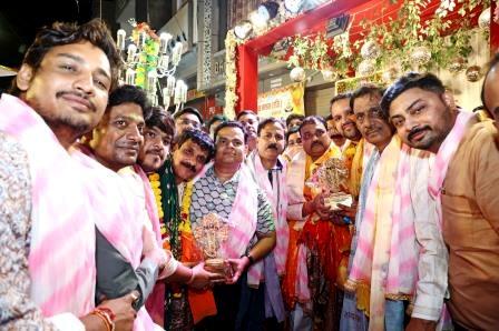 श्री अग्रवाल युवा मंडल एवं मेडिकल स्टोर ने किया महाराजा अग्रसेन जी की शोभायात्रा का स्वागत