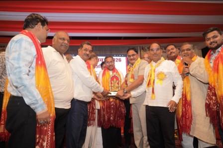 हाथरस में दो दिवसीय अग्रसेन मेले का भव्य समापन, विनोद अग्रवाल एड को मिली अग्रश्री की उपाधि, अजय टालीवाल बने अग्र उद्योगपति, विदेश में स्कॉलरशिप पाने वाले मेधावी गौरांग सहित अनेक प्रतिभाएं सम्मानित