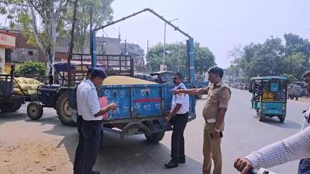 हाथरस में सड़क हादसों पर अंकुश लगाने की पहल, ट्रैफिक इंस्पेक्टर के नेतृत्व में चलाया जागरूकता अभियान