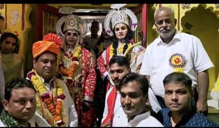 सिकन्दराराऊ में धूमधाम से निकली भव्य राम बारात, धार्मिक झांकियों ने मोहा नगरवासियों का मन, सपा नेता महेंद्र सिंह सोलंकी ने फीता काटकर किया शुभारंभ
