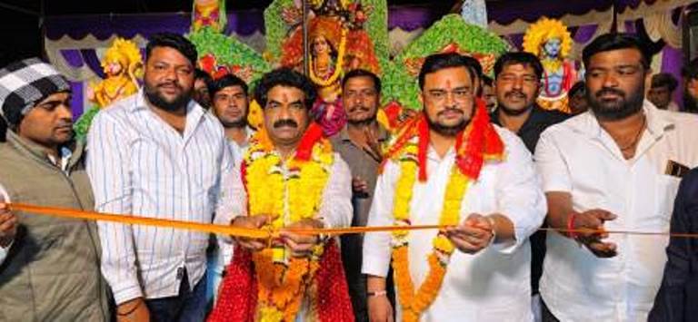 विशाल देवी जागरण का ब्लॉक प्रमुख ने फीता काटकर किया शुभारंभ