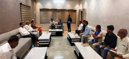 हाथरस में मतदाता सूची पुनरीक्षण की तैयारी तेज, 1,200 से अधिक वोटरों वाले बूथों का होगा विभाजन, 17 और 24 अक्टूबर को बूथों पर बैठेंगे बीएलओ