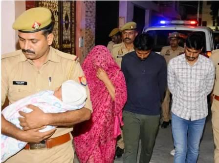 सिकन्दराराऊ : 45 दिन के बच्चे को दो लाख रुपये में बेचने का आरोप, सिकंदराराऊ से बरामद
