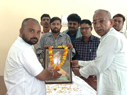 हसायन : रामायण के रचियता महर्षि बाल्मीकि की मनाई जयंती