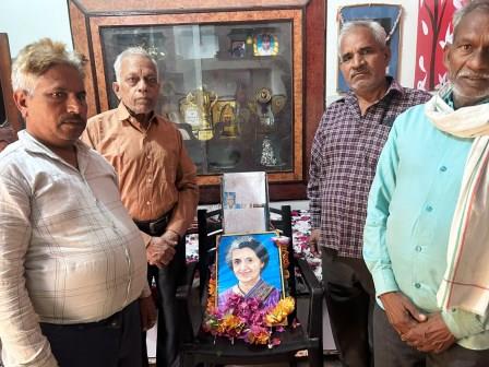 सहपऊ : मनाया गया पूर्व प्रधानमंत्री इंदिरा गांधी का 42वां बलिदान दिवस