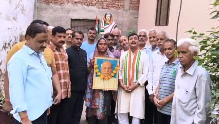 कांग्रेसियों ने इंदिरा गांधी की पुण्यतिथि और सरदार पटेल की जयंती पर दी श्रद्धांजलि