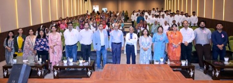 स्तन कैंसर से बचाव में आशा कार्यकर्ता समाज के लिए आशा की किरण, के.डी. मेडिकल कॉलेज में जागरूकता कार्यक्रम आयोजित, विशेषज्ञों ने दिए सुझाव, महिलाओं को समय पर जांच और चिकित्सकीय परामर्श के लिए किया प्रेरित