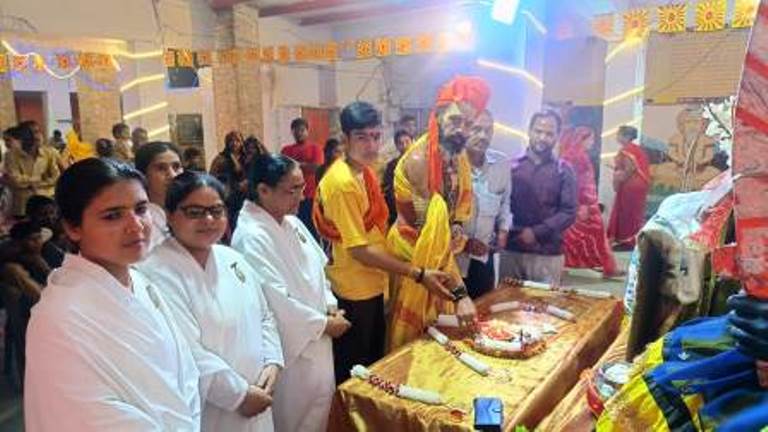 आसुरी संप्रदाय पर दैवीय संप्रदाय के विजय का प्रतीक नवरात्री शांता बहिन